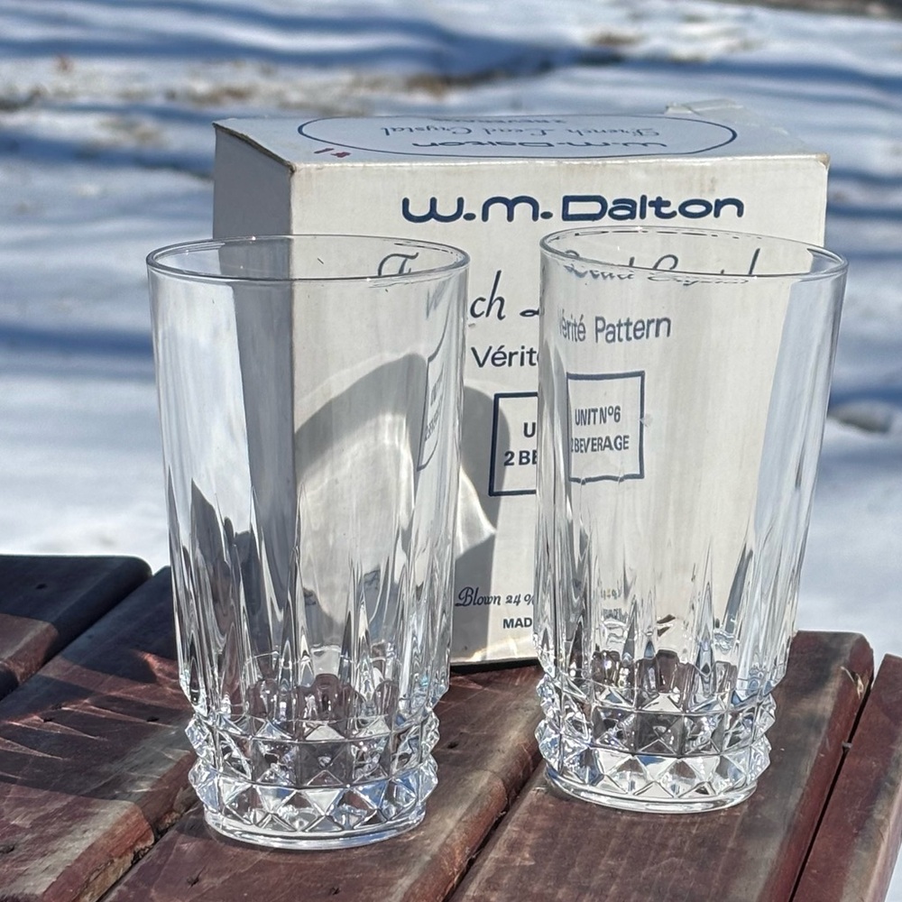 Elegant Pair of W.M Dalton Verite’ Crystal Glasses!